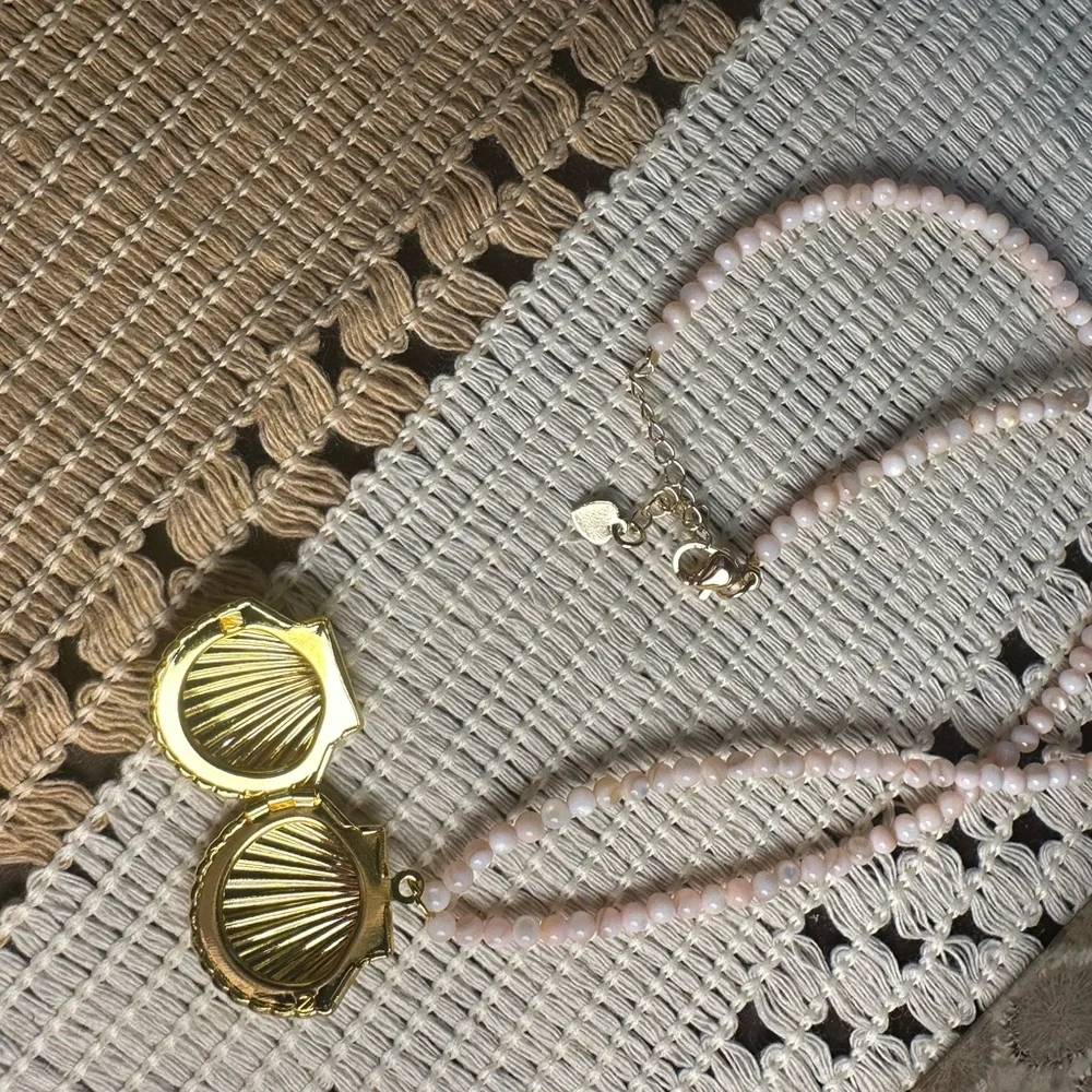 Light Pink Shell Beaded Necklace with Plastic Gold Tone Shell Locket Pendant - Picture 9 of 13